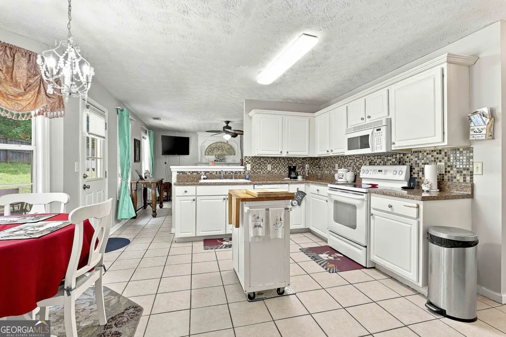 12198 Crestwood CT Fayetteville, GA 30215