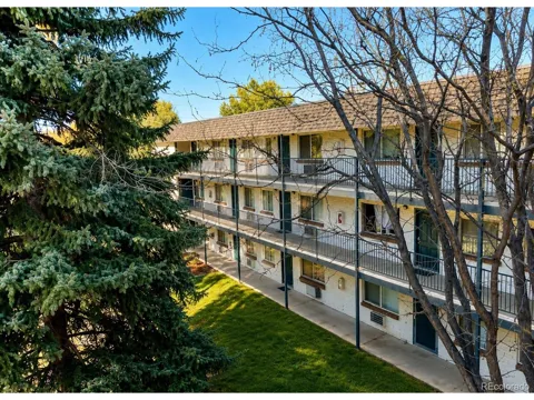 2225 S Jasmine Street #302