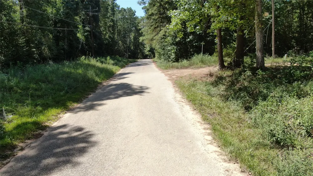 2747 Road 2748 Cleveland, TX 77327