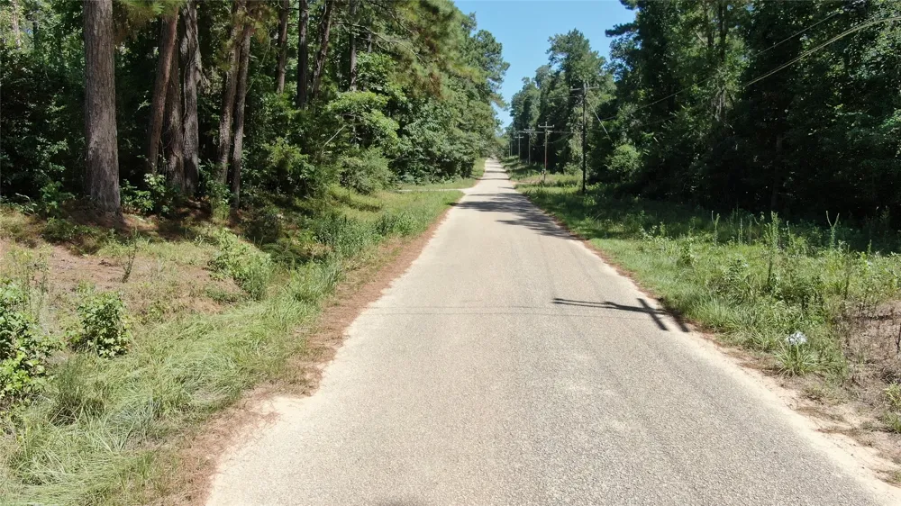 2747 Road 2748 Cleveland, TX 77327