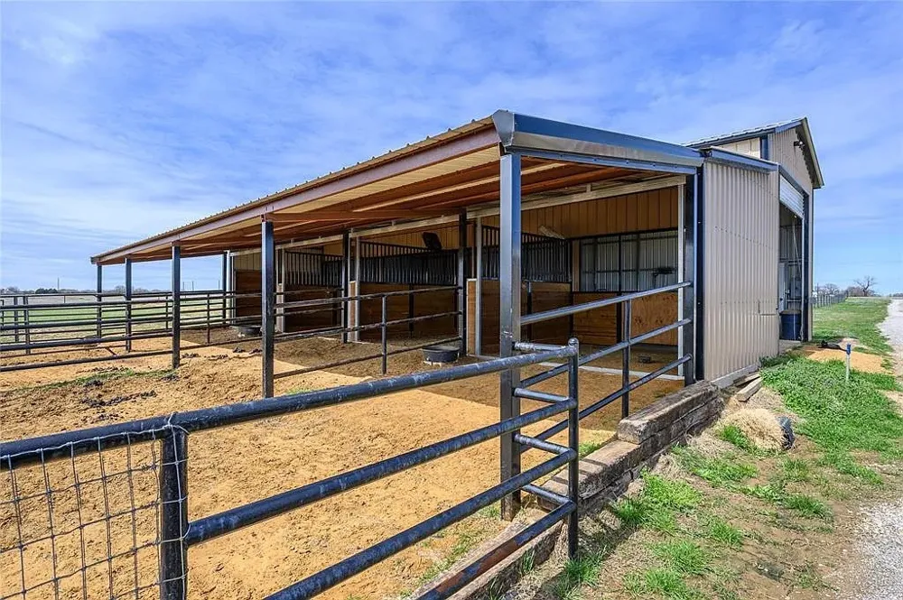 2290 Brooks Lane Sadler, TX 76264