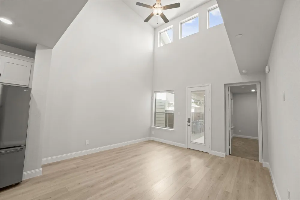 1045 Thomas Place Carrollton, TX 75006