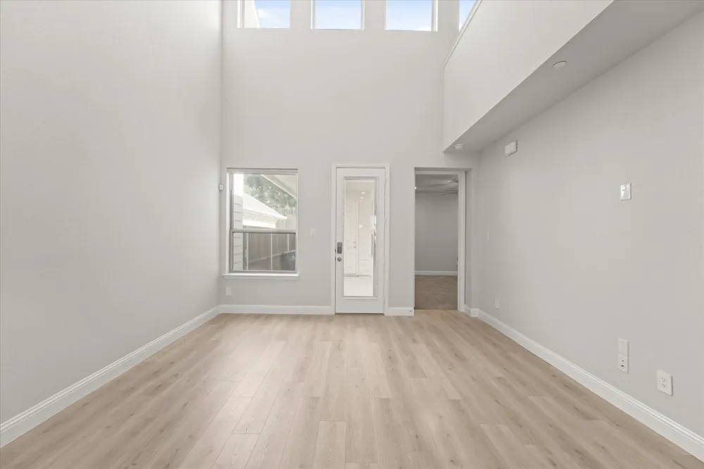 1045 Thomas Place Carrollton, TX 75006