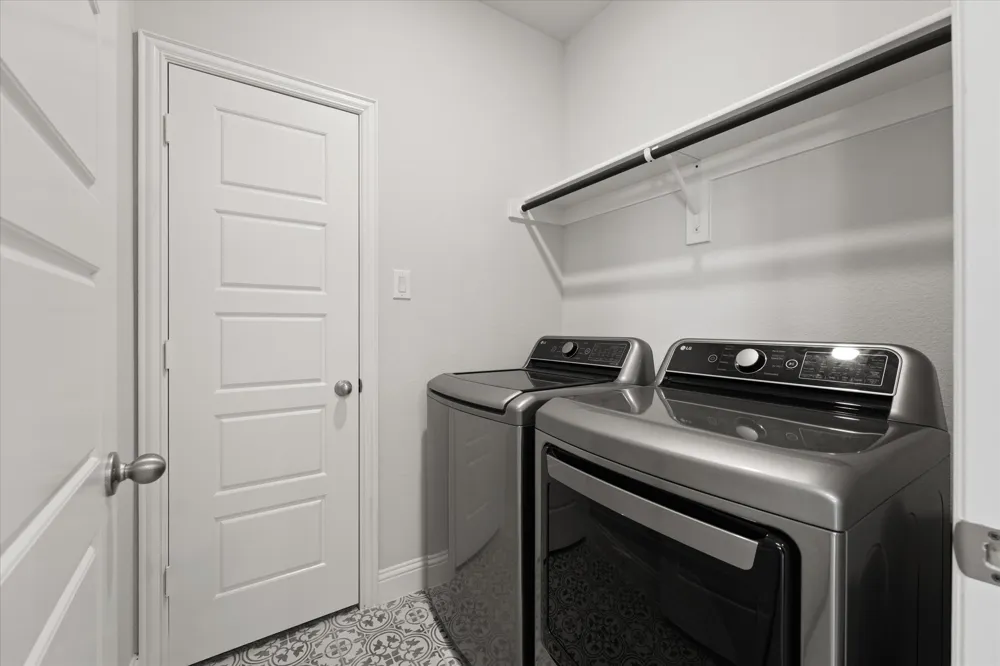 1045 Thomas Place Carrollton, TX 75006