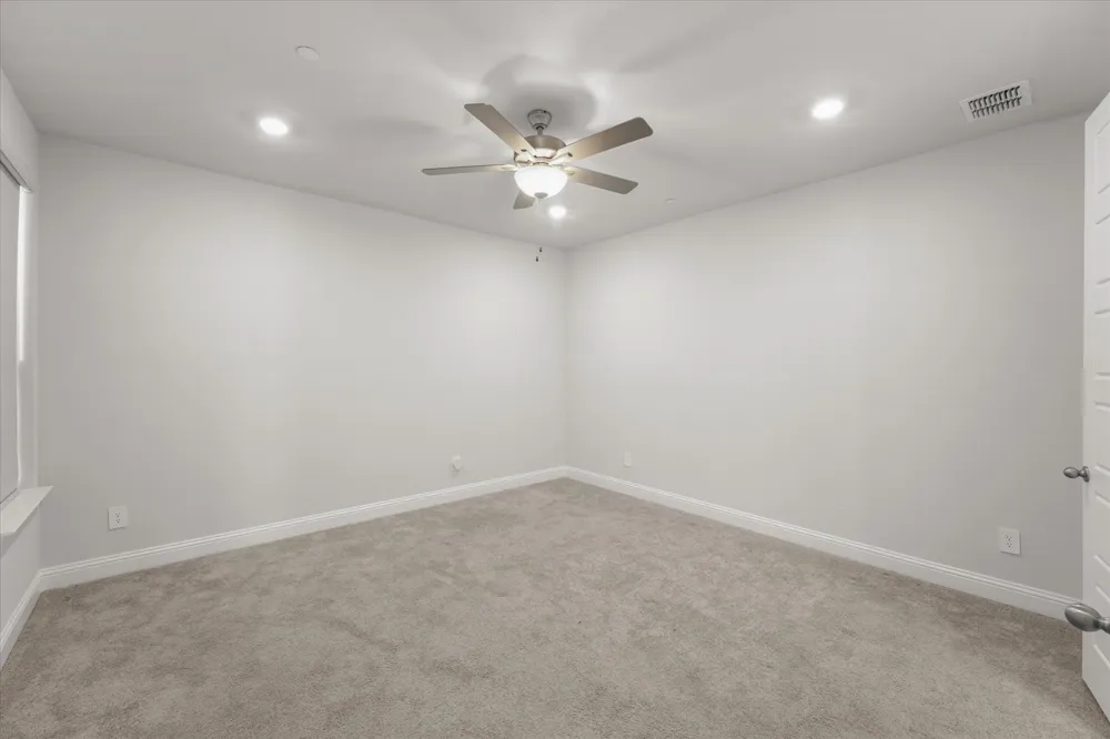 1045 Thomas Place Carrollton, TX 75006