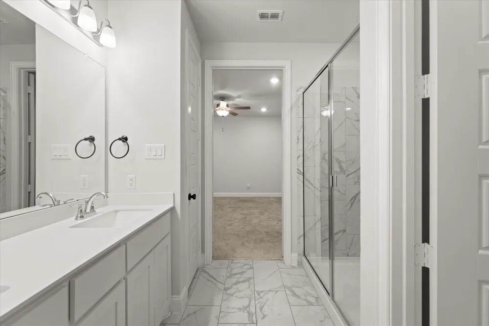 1045 Thomas Place Carrollton, TX 75006