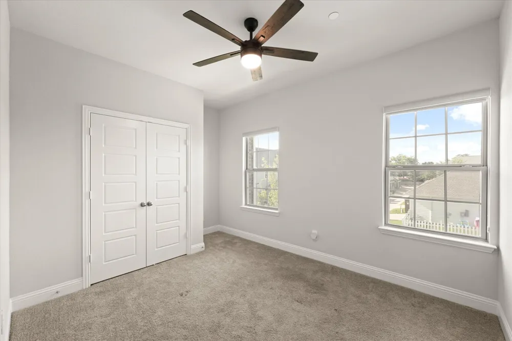 1045 Thomas Place Carrollton, TX 75006