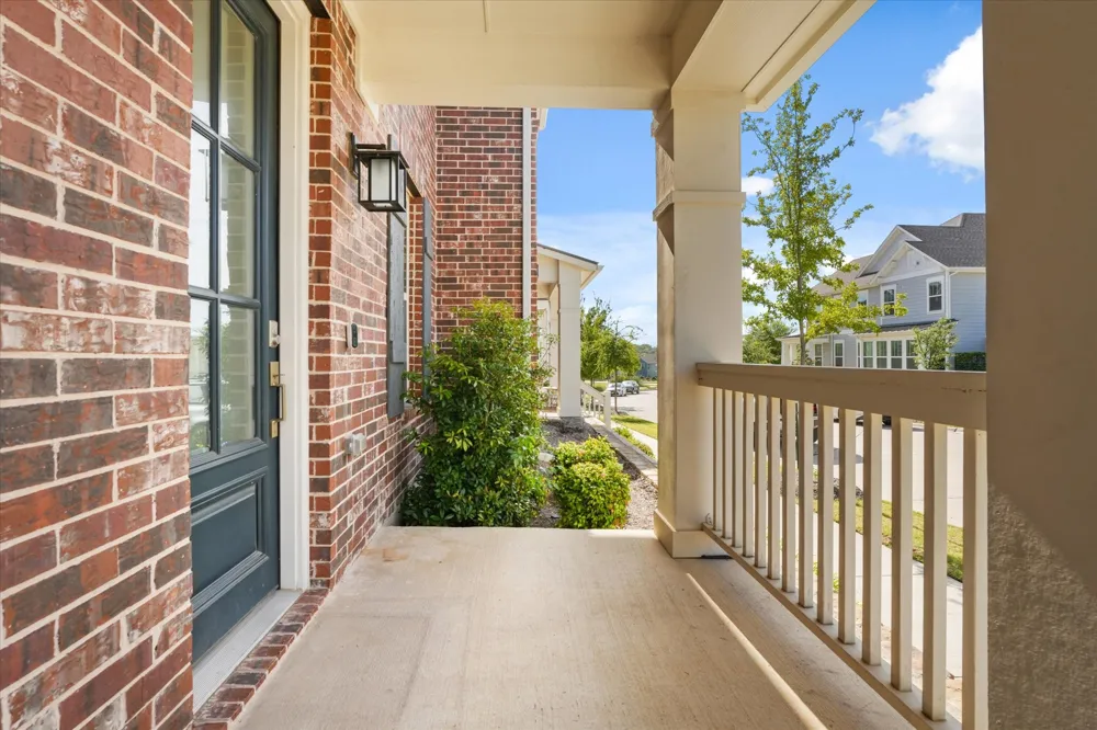 1045 Thomas Place Carrollton, TX 75006