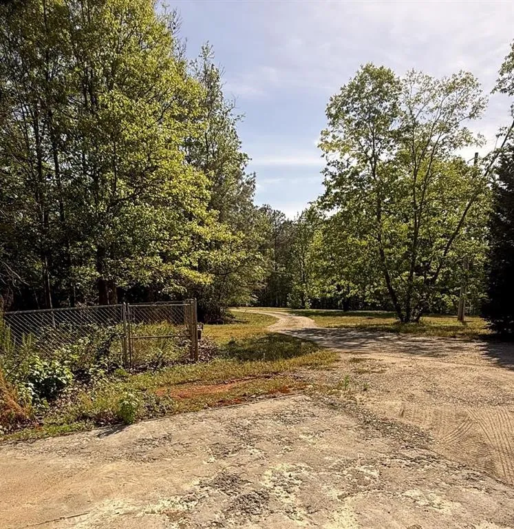 2018 Star Point Road Carrollton, GA 30116
