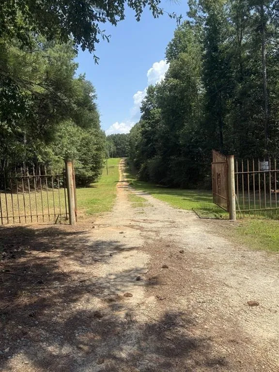 2018 Star Point Road Carrollton, GA 30116