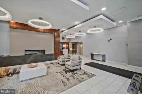 4515 WILLARD AVENUE #906S