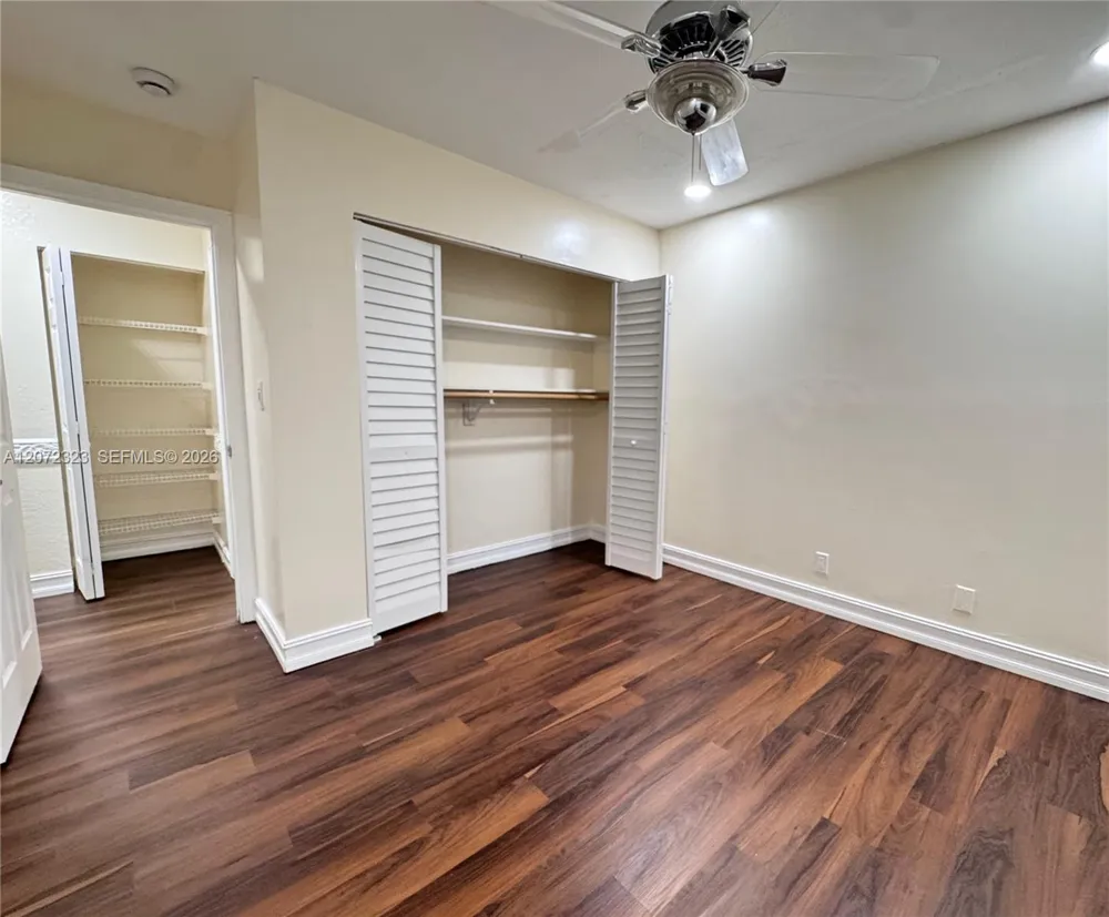 32 Wimbledon Lake Dr #221 Plantation, FL 33324