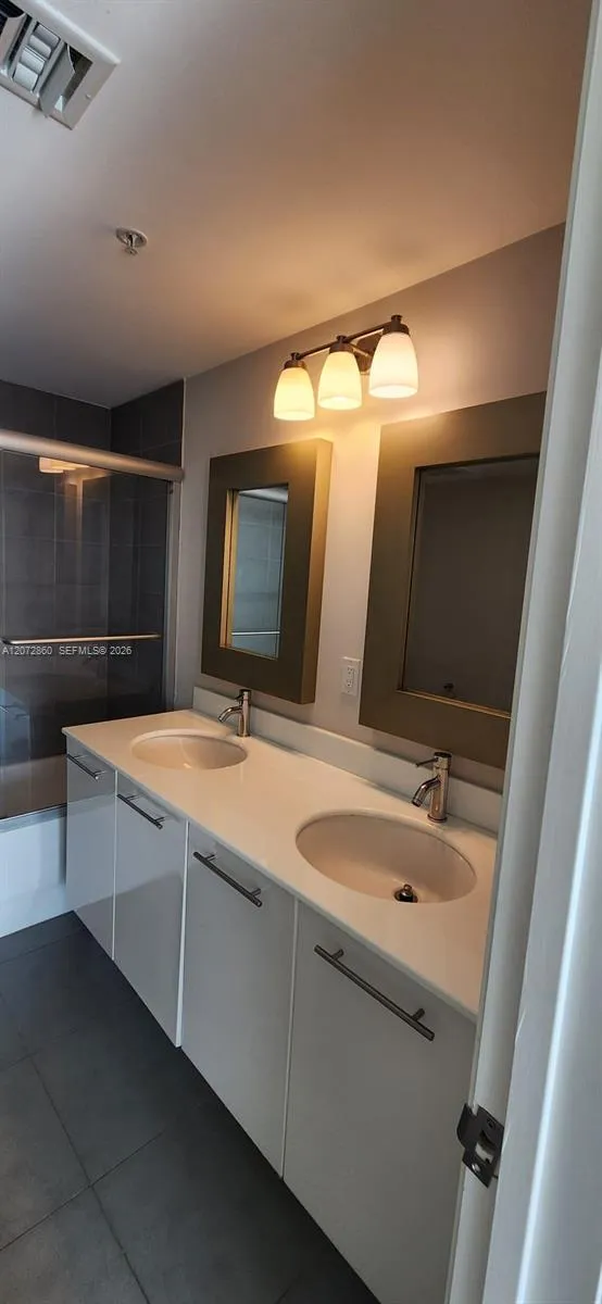 92 SW 3rd St #4308 Miami, FL 33130