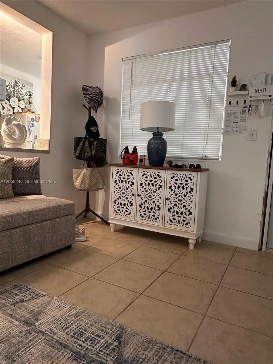 1100 NE 1st Ct #103 Hallandale Beach, FL 33009