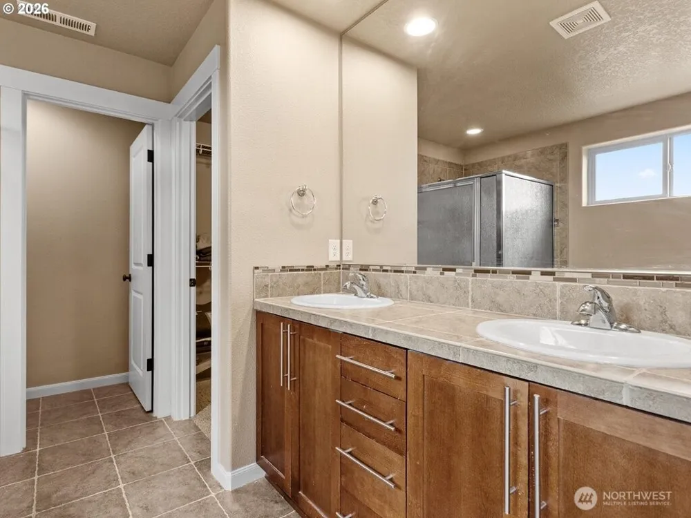 2746 NW Kent Street Camas, WA 98607