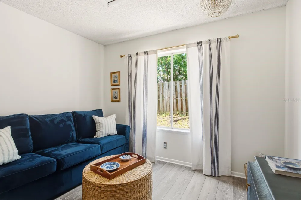 970 VALLEY VIEW CIRCLE Palm Harbor, FL 34684