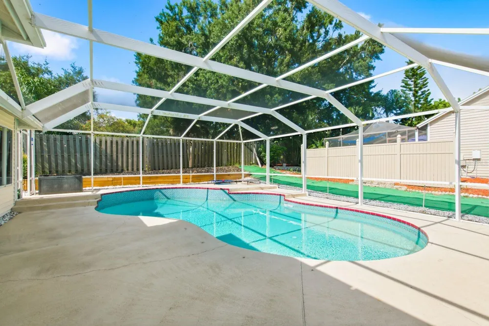 970 VALLEY VIEW CIRCLE Palm Harbor, FL 34684