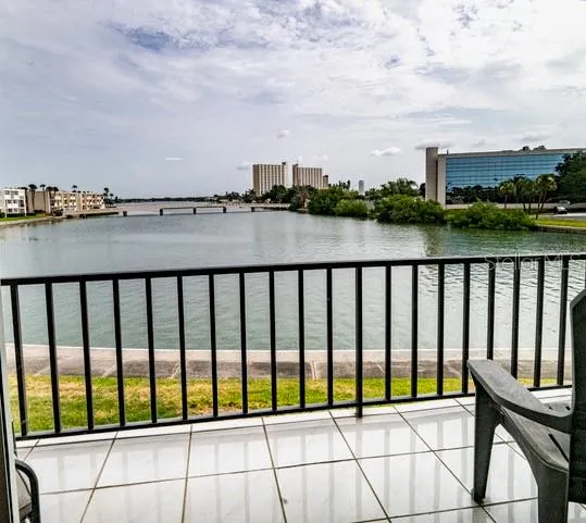 7401 BAY ISLAND DRIVE S #237 South Pasadena, FL 33707