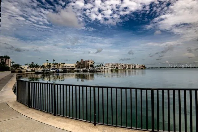 7401 BAY ISLAND DRIVE S #237 South Pasadena, FL 33707