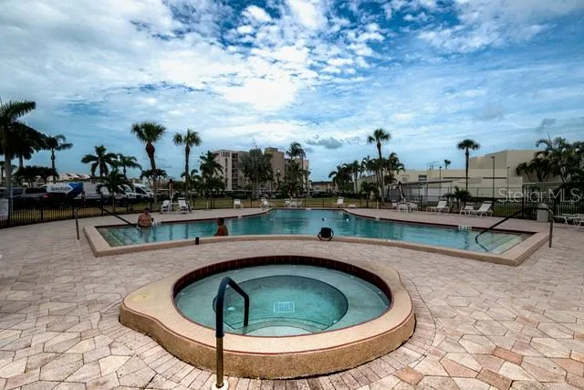7401 BAY ISLAND DRIVE S #237 South Pasadena, FL 33707