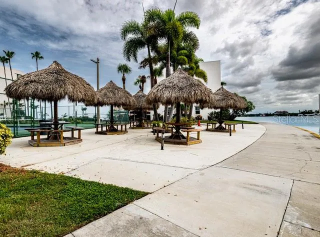 7401 BAY ISLAND DRIVE S #237 South Pasadena, FL 33707