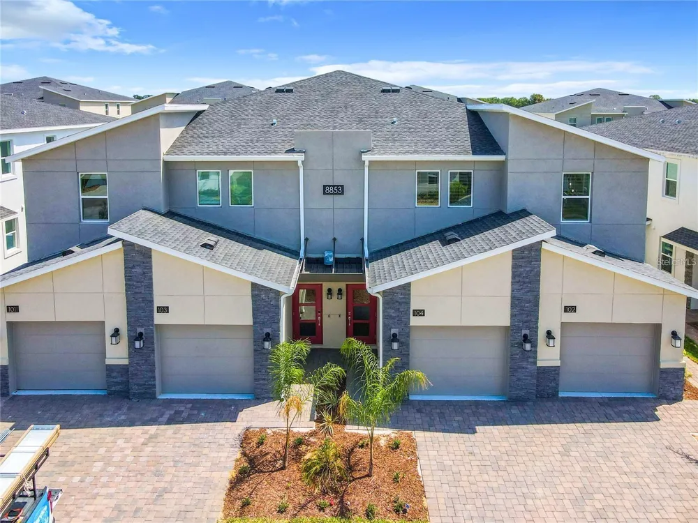 8853 CABOT CLIFFS DRIVE #104 Davenport, FL 33896
