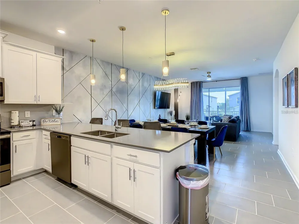 8853 CABOT CLIFFS DRIVE #104 Davenport, FL 33896