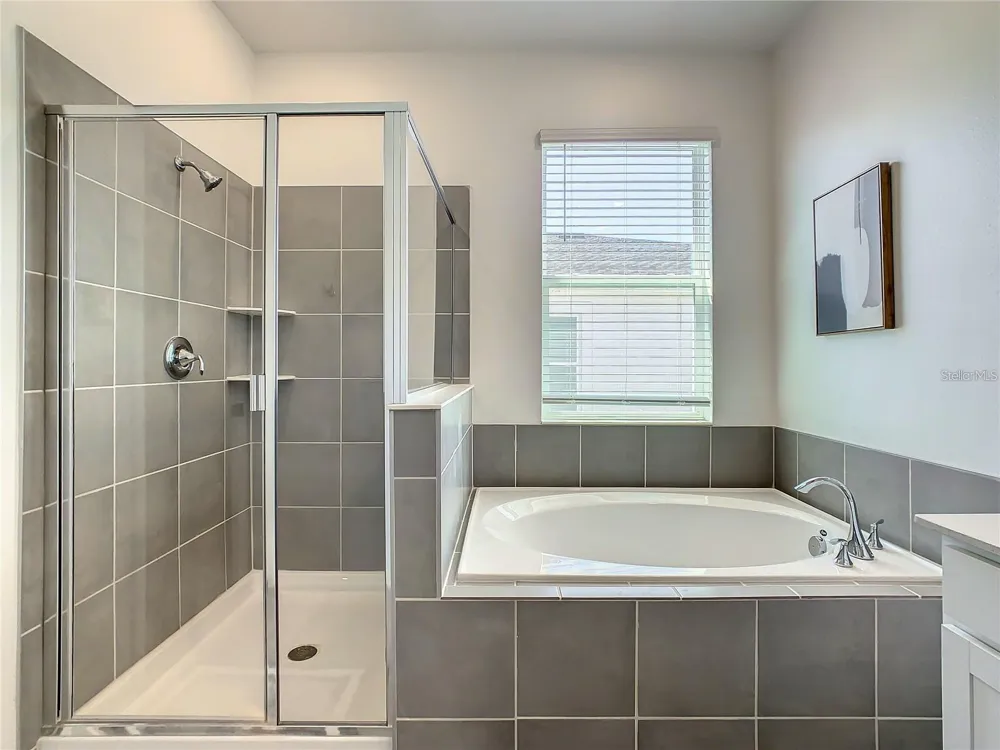 8853 CABOT CLIFFS DRIVE #104 Davenport, FL 33896
