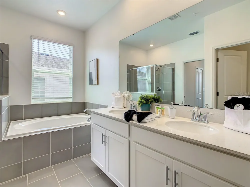 8853 CABOT CLIFFS DRIVE #104 Davenport, FL 33896