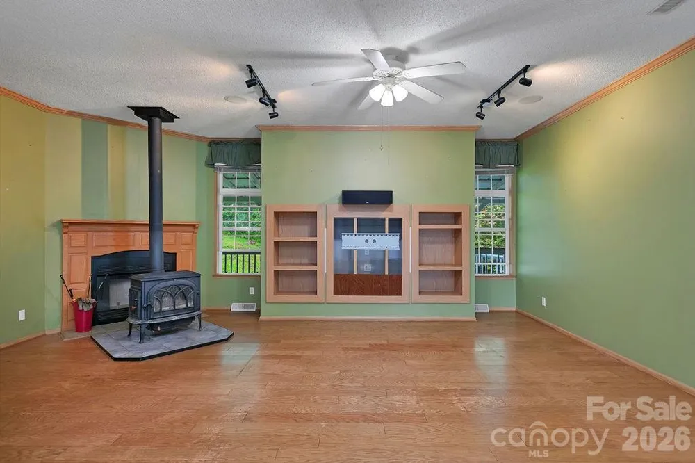 98 New Sorrells Estate Brevard, NC 28712