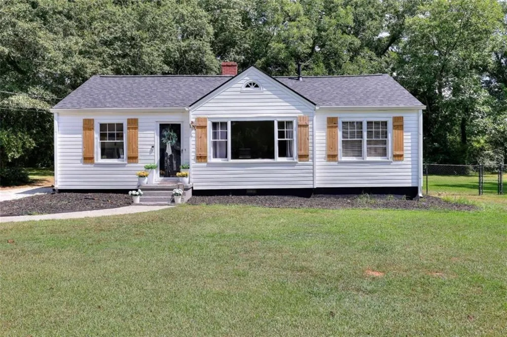 186 S Forest Avenue S Social Circle, GA 30025