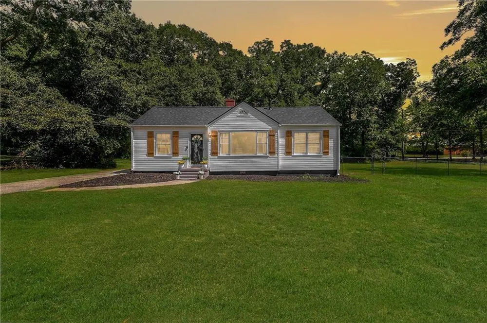 186 S Forest Avenue S Social Circle, GA 30025