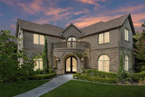 2404 Hollow Hill Lane