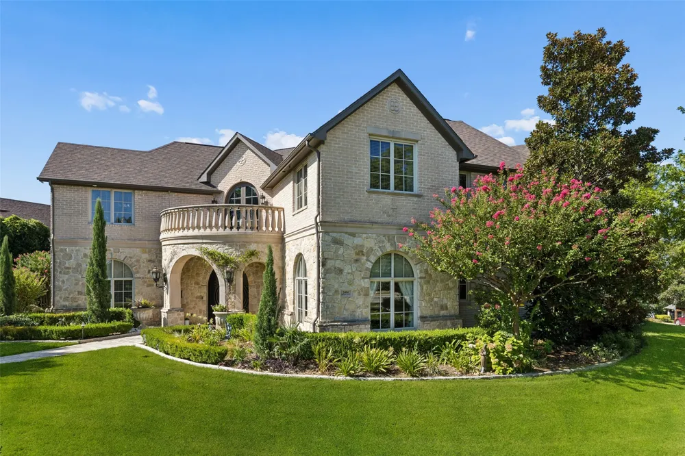 2404 Hollow Hill Lane Lewisville, TX 75056