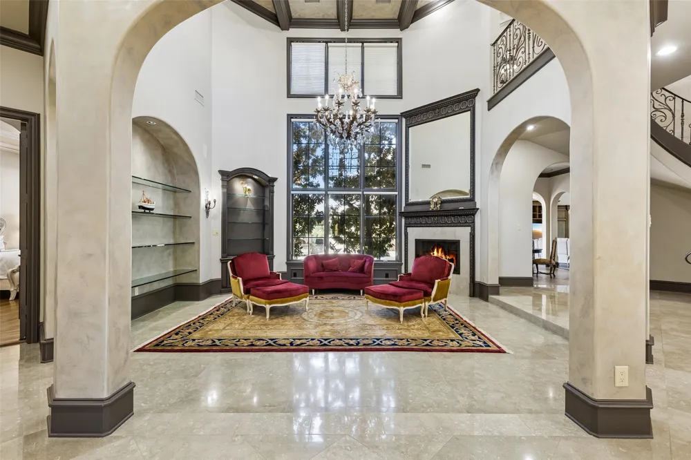 2404 Hollow Hill Lane Lewisville, TX 75056