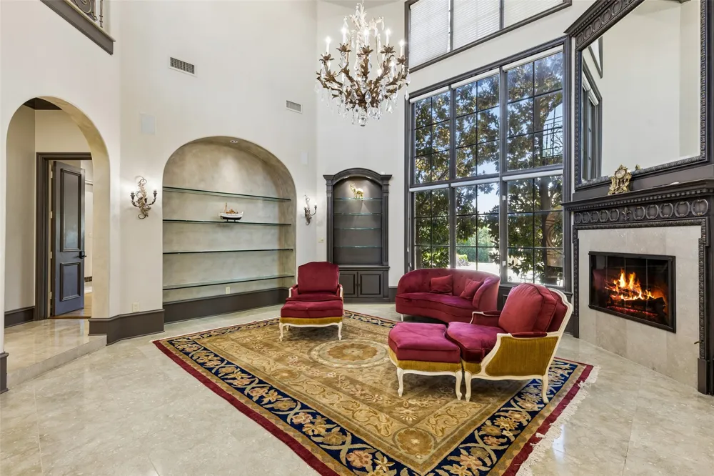2404 Hollow Hill Lane Lewisville, TX 75056