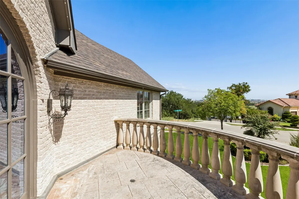 2404 Hollow Hill Lane Lewisville, TX 75056