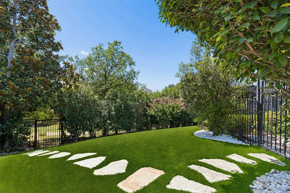2404 Hollow Hill Lane Lewisville, TX 75056