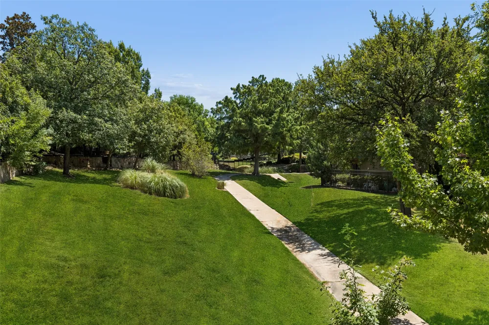 2404 Hollow Hill Lane Lewisville, TX 75056