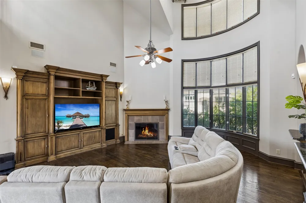 2404 Hollow Hill Lane Lewisville, TX 75056