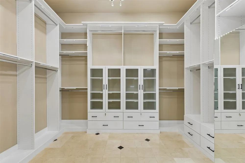 2404 Hollow Hill Lane Lewisville, TX 75056