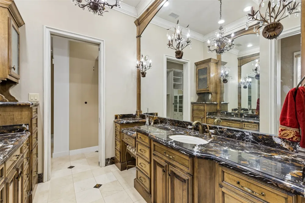 2404 Hollow Hill Lane Lewisville, TX 75056