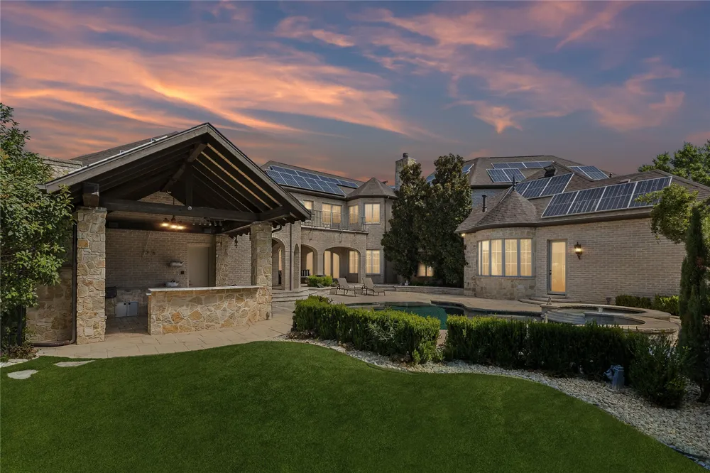 2404 Hollow Hill Lane Lewisville, TX 75056