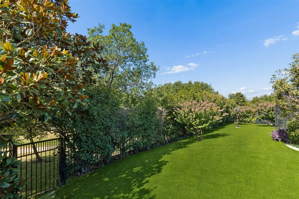 2404 Hollow Hill Lane Lewisville, TX 75056