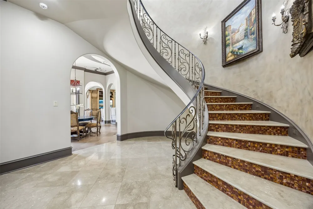 2404 Hollow Hill Lane Lewisville, TX 75056