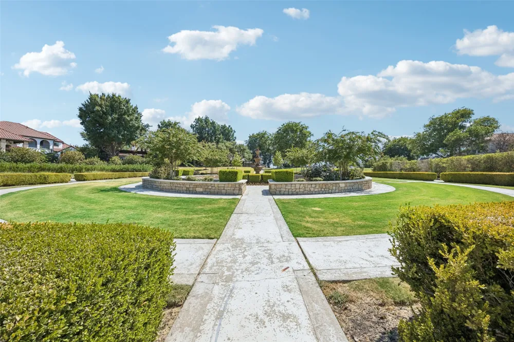 2404 Hollow Hill Lane Lewisville, TX 75056