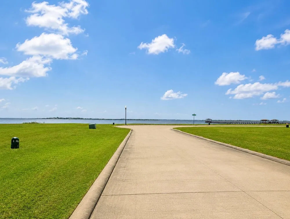 3433 Chateau Way Palacios, TX 77465