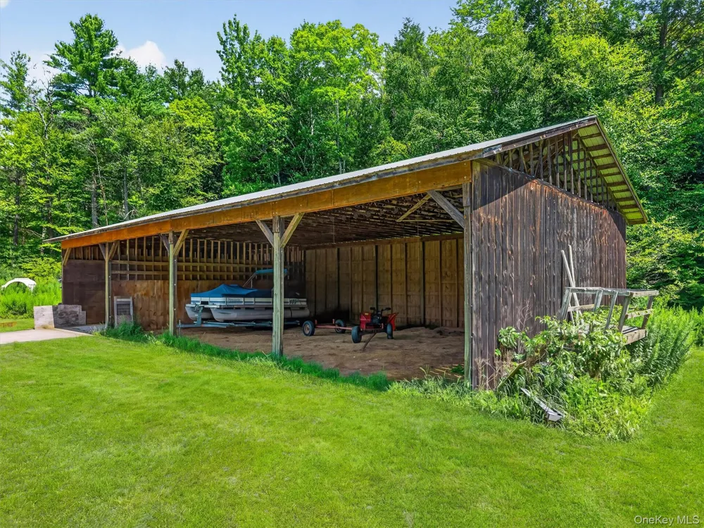 139 Callicoon Center Road Jeffersonville, NY 12748