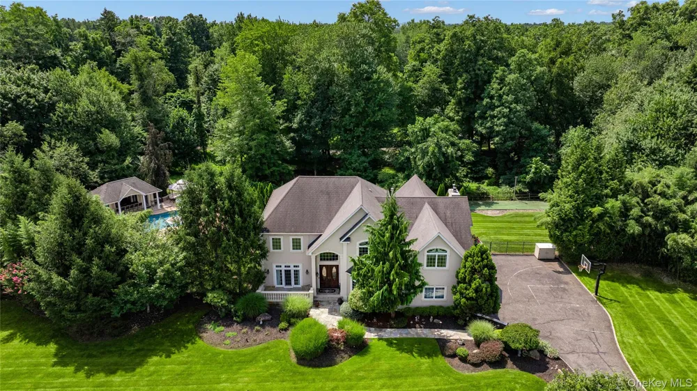 12 Stone Meadow Lane Suffern, NY 10901
