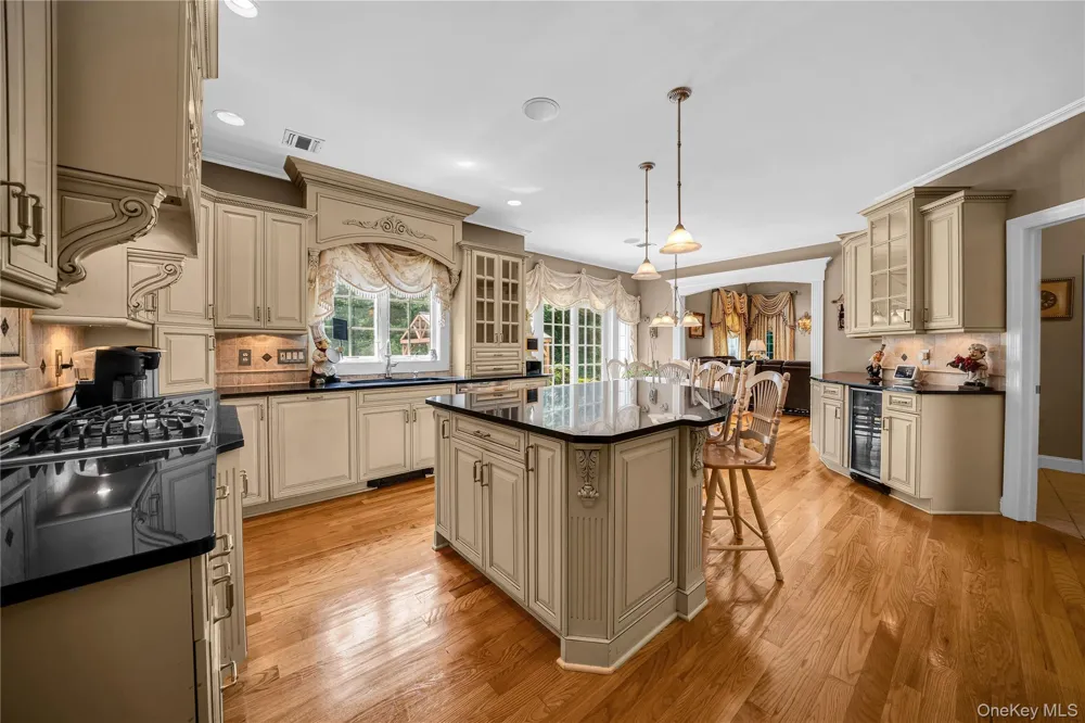 12 Stone Meadow Lane Suffern, NY 10901